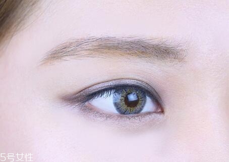 西柚色眼影怎么畫(huà)？教你畫(huà)高冷女神妝容