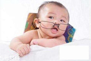 怎樣防止嬰幼兒弱視問題？三種方法合理預(yù)防