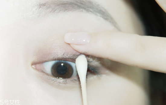 豆沙色眼妝怎么畫？超受歡迎的空氣眼妝畫法