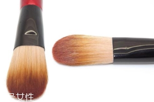底妝工具該怎么選？干皮適合刷子