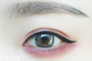 內(nèi)眼線一定要畫嗎？畫好睫毛根部