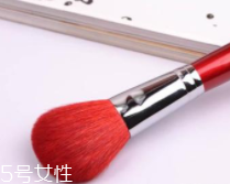 散粉刷怎么挑選？三種材質(zhì)各有優(yōu)點(diǎn)