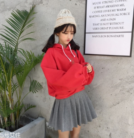 紅色衛(wèi)衣適合什么人穿？紅紅火火過新年