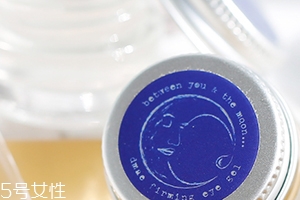 眼部凝膠什么時候用？更加推薦晚上用