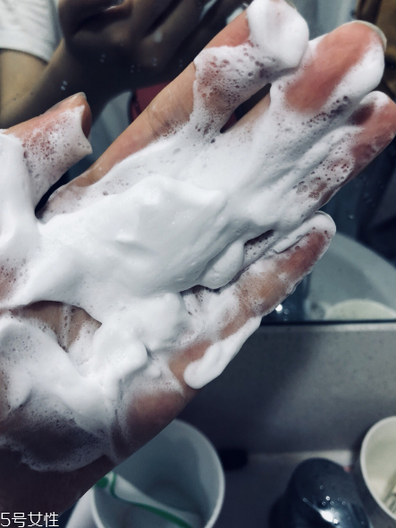 香奈兒洗面奶好用嗎？快吃下我這顆安利