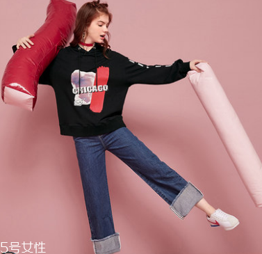 朋克風(fēng)女生穿衣 朋克和冬日更搭！