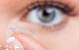 軟性隱形眼鏡人人都能戴嗎？糖友不能戴