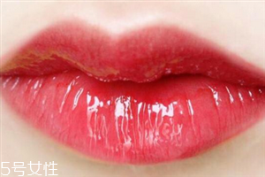 ysl唇釉怎么涂不掉色？唇部保養(yǎng)很重要
