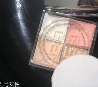 紀(jì)梵希散粉和make up for ever散粉哪個好