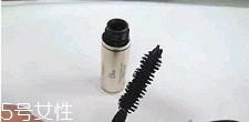 迪奧睫毛膏怎么樣？刷完睫毛膏再夾一次睫毛更卷翹