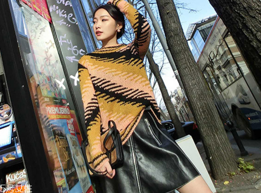 皮裙配什么上衣好看？教你做個硬糖女孩