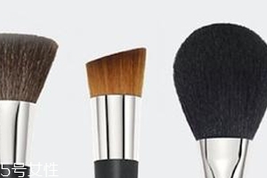 粉底刷可以用吹風(fēng)機(jī)吹干嗎？會(huì)炸毛