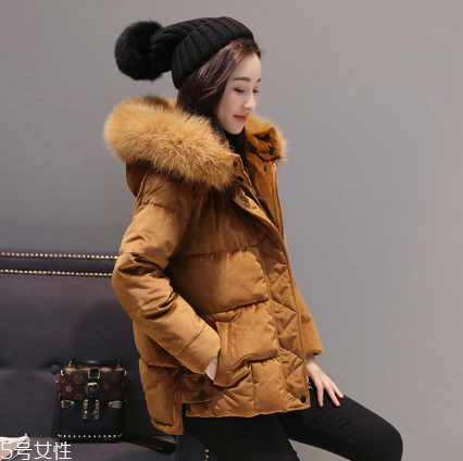 小個(gè)子女生適合什么款式棉服？打造冬日浪漫情緣