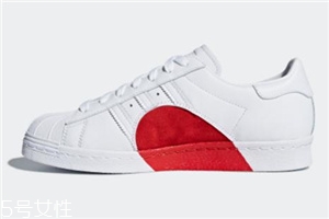 阿迪達斯情人節(jié)限定版愛心貝殼頭多少錢_在哪買？