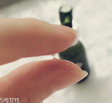 LA MER修護(hù)精華露孕媽能用嗎？適合產(chǎn)后去皺