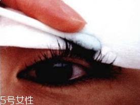 睫毛訂書機(jī)是什么？這十款睫毛膏讓你輕松放大雙眼