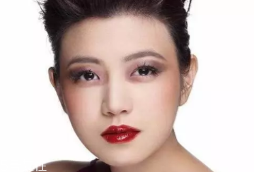鵝蛋臉適合什么妝容？不適合濃妝