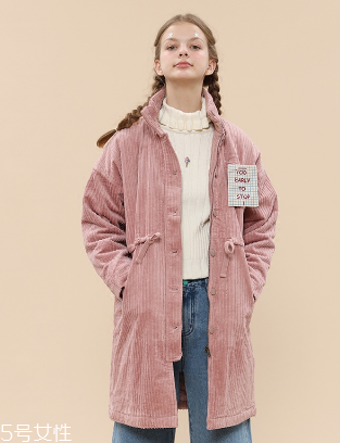 燈芯絨衣服怎么搭配？帶你提升時尚感與高級感
