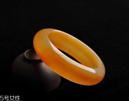 黃龍玉手鐲戴哪只手？手鐲佩戴要當(dāng)心