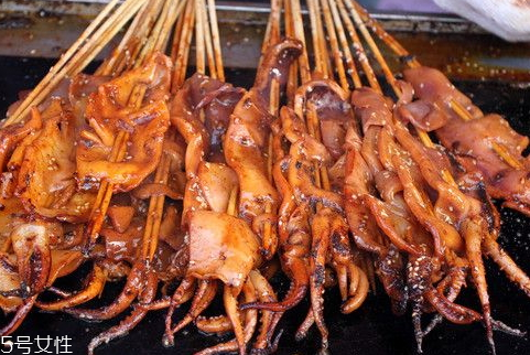烤箱烤魷魚(yú)多長(zhǎng)時(shí)間 烤箱烤魷魚(yú)溫度和時(shí)間