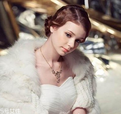 短發(fā)怎么做新娘造型？編發(fā)好看又簡(jiǎn)單