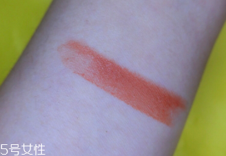 冬天護(hù)膚用霜還是乳？6款適合冬天用的護(hù)膚品推薦
