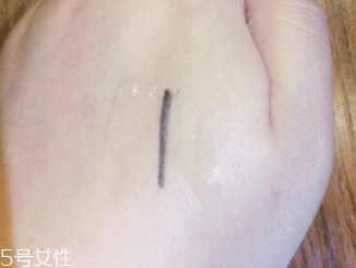紀(jì)梵希眼線筆好用嗎？防水不暈染的紀(jì)梵希眼線筆
