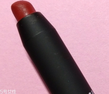 唇釉和染唇液的區(qū)別 你更看好哪個(gè)？