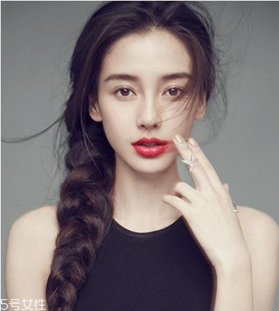短發(fā)怎么做新娘造型？編發(fā)好看又簡(jiǎn)單
