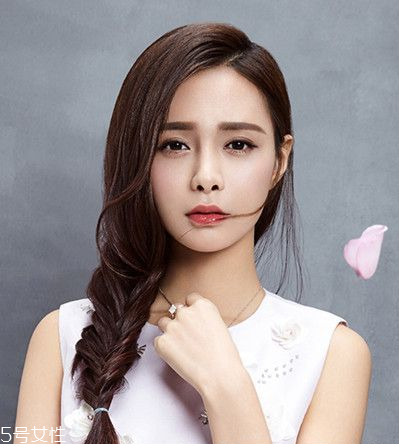 短發(fā)怎么做新娘造型？編發(fā)好看又簡(jiǎn)單
