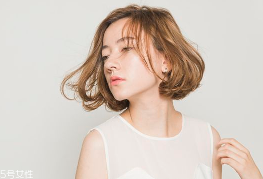 女生發(fā)質(zhì)軟適合什么發(fā)型？胖圓臉顯瘦發(fā)型參考