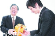 給領(lǐng)導(dǎo)送禮怎么說(shuō)合適？真誠(chéng)并且要注意分寸