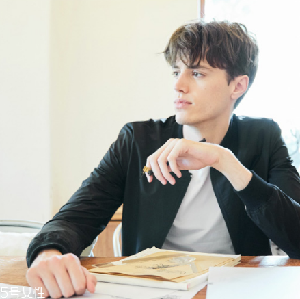 男士夾克什么款式好看？寒冬也能溫暖玩腔調(diào)