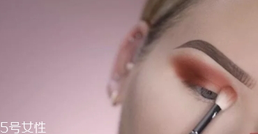 huda beauty沙漠盤怎么畫？油管大神一步步示范