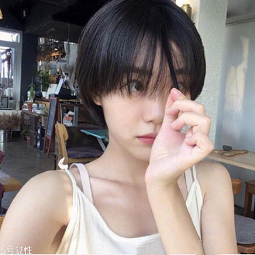 女生發(fā)質(zhì)軟適合什么發(fā)型？胖圓臉顯瘦發(fā)型參考