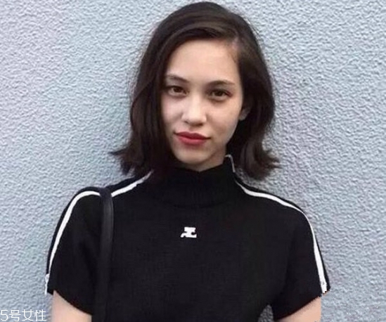 齊肩發(fā)怎么燙好看？女生發(fā)型設(shè)計(jì)與臉形搭配