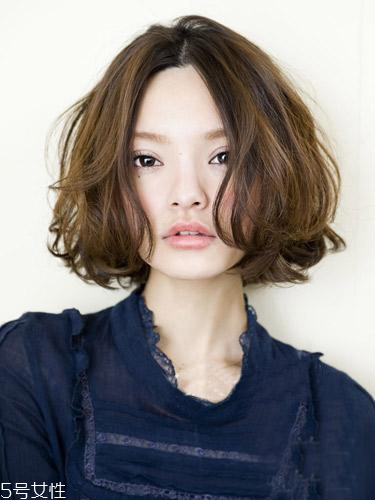 女生發(fā)質(zhì)軟適合什么發(fā)型？胖圓臉顯瘦發(fā)型參考
