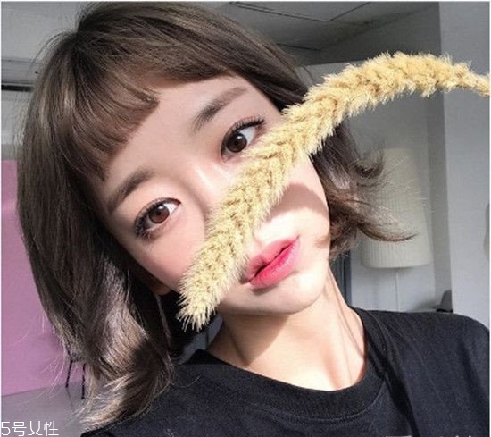 外翹短發(fā)適合什么臉型？再燙內(nèi)扣你就out了