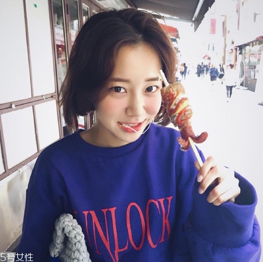 女生發(fā)質(zhì)軟適合什么發(fā)型？胖圓臉顯瘦發(fā)型參考