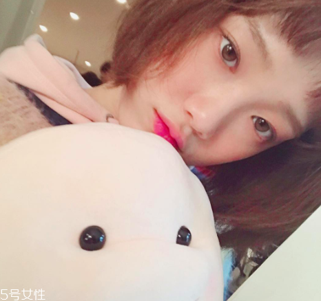 李圣經(jīng)同款短發(fā)怎么打理？吹頭發(fā)的時候盡量吹發(fā)根