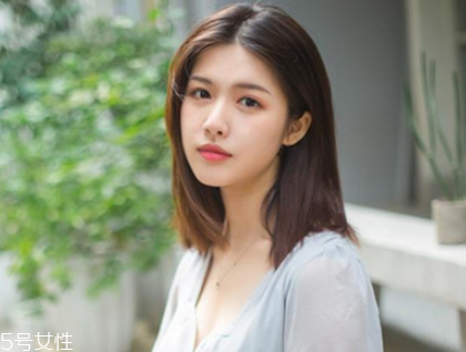 矮個子女生適合什么短發(fā)？氣質齊肩卷發(fā)