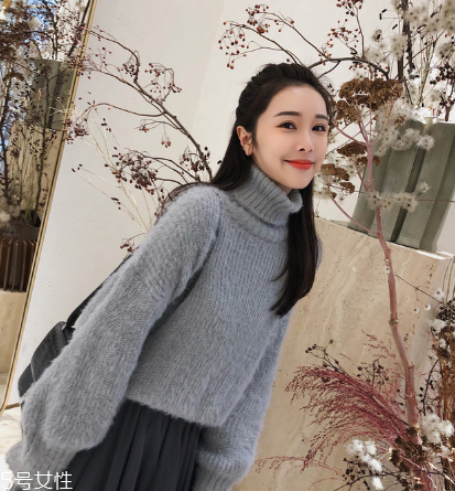 毛衣和衛(wèi)衣哪個(gè)顯瘦？教你穿成紙片人