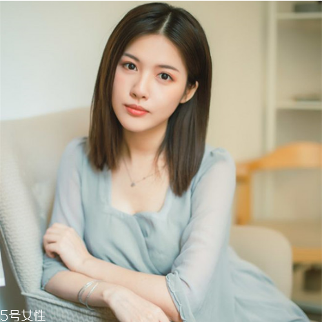 齊肩直發(fā)染什么顏色好看？簡(jiǎn)單好看的齊肩發(fā)扎法