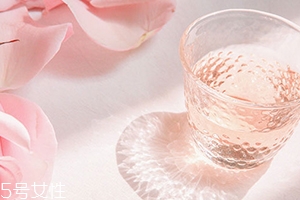 且聽風吟玫瑰酒好喝嗎？哪里買？