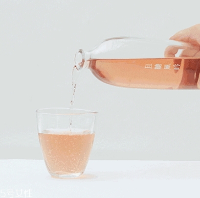 且聽風吟玫瑰酒好喝嗎？哪里買？