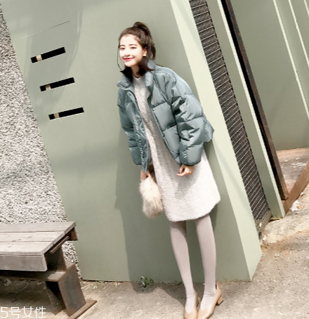 短款羽絨服怎么搭配？小個(gè)子女生的顯高利器