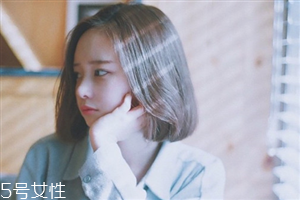 小個(gè)子女生適合什么發(fā)型？蓬松隨意效果