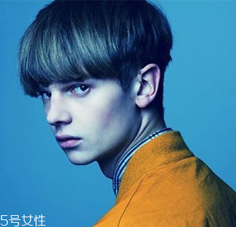 2022最流行發(fā)型顏色男生？男生潮流發(fā)型