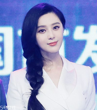 女生冬天長發(fā)怎么編好看？長發(fā)妹紙才懂得的痛