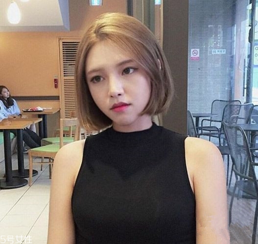 小個(gè)子女生適合什么發(fā)型？蓬松隨意效果
